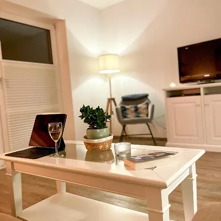 2 - Strandnaehe, Ruhig Und Mit Super Ausstattung 부숨