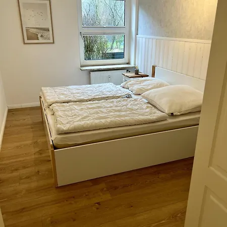 아파트 2 - Strandnaehe, Ruhig Und Mit Super Ausstattung 부숨